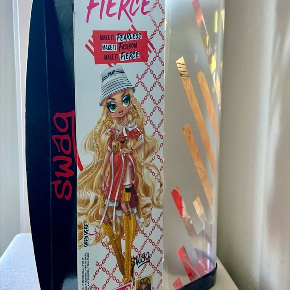 LOL Surprise! OMG Fierce Swag 11.5" Fashion Doll Accessories & Surprises * NIB * - Picture 3 of 15